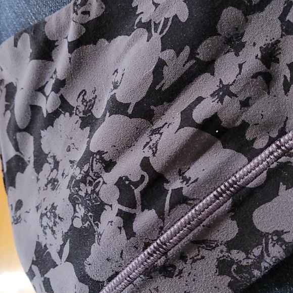 Lululemon Flow Y Black and Grey Bra size 4 - Picture 4 of 8